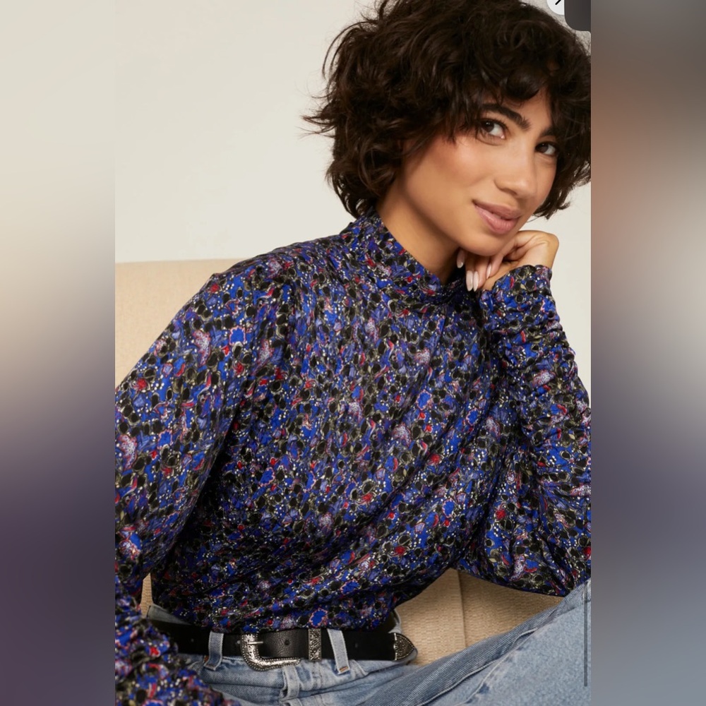 Hunter Bell
Isabel Mock Neck Top